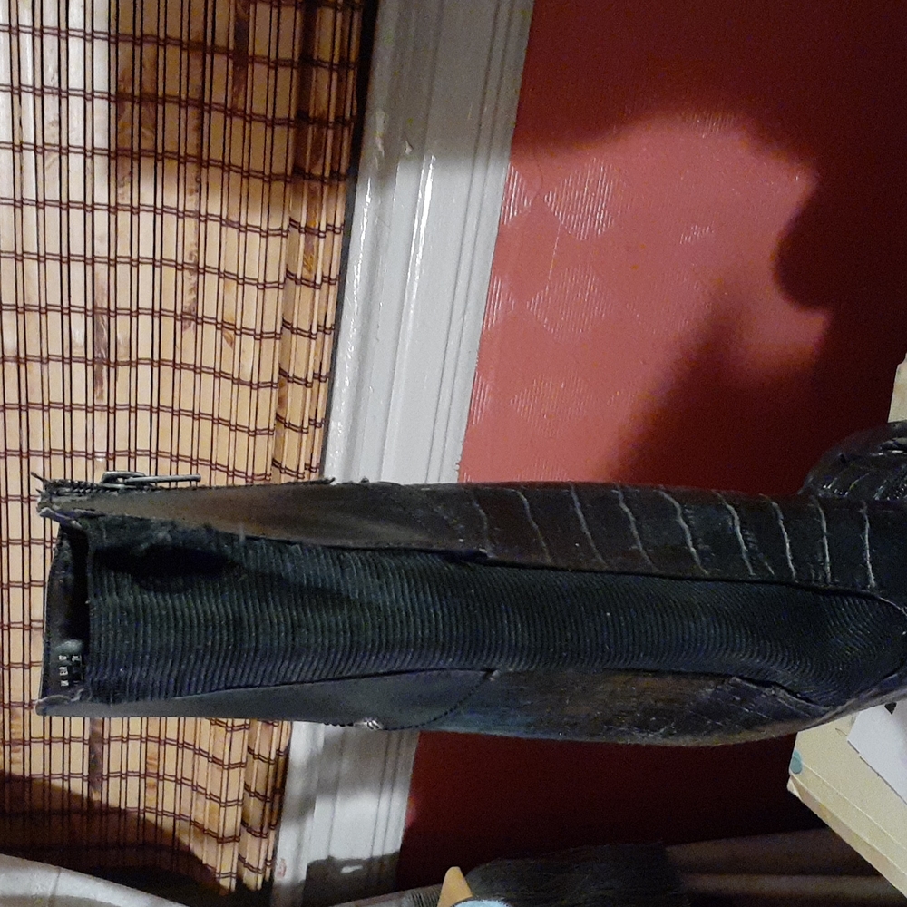 Boots - Picture 6 of 8